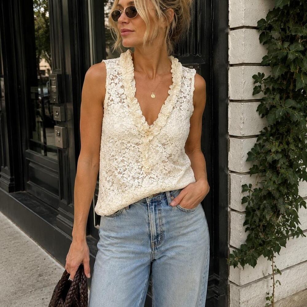 A. Byer Ivory Floral Lace Ruffle V Neck Sleeveless Top Y2K Romantic S/M